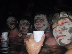 68910_820582619137_223108287_n (1)